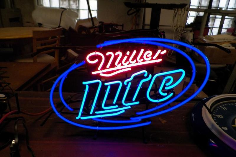 lot 24 image: Miller Lite Sign