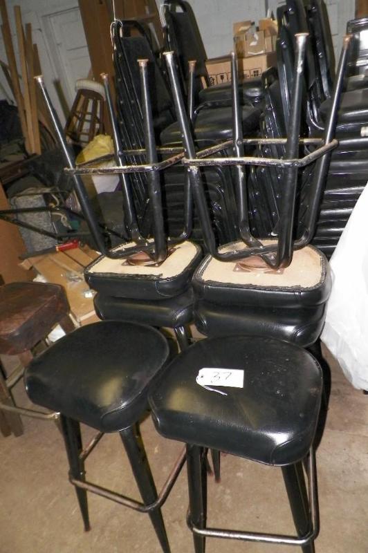lot 37 image: 6 Bar Stools