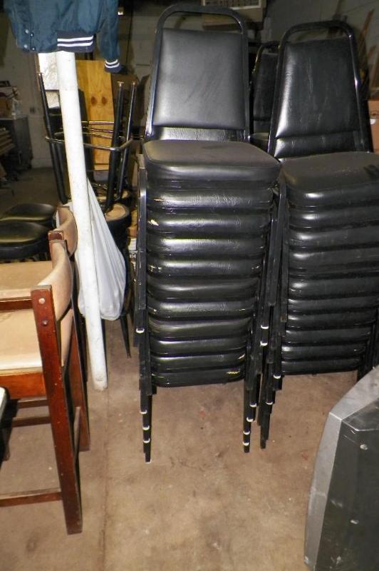 lot 40 image: 7 Restaurant Chairs