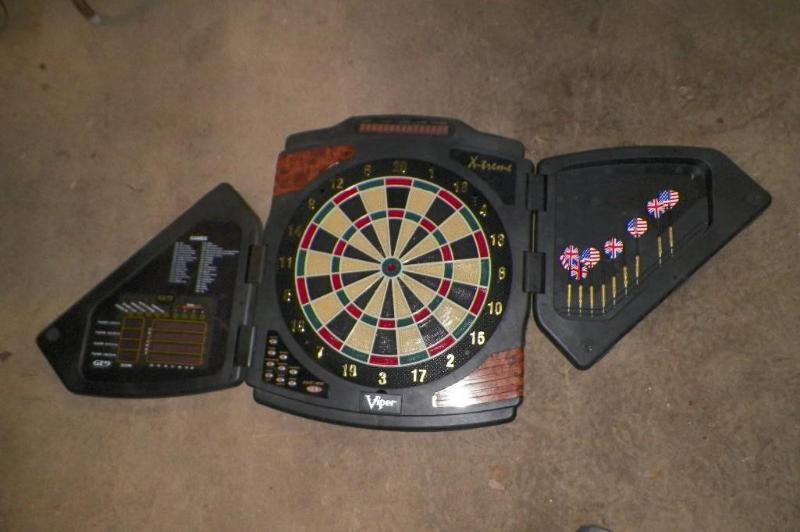 lot 55 image: GLD Dartboard