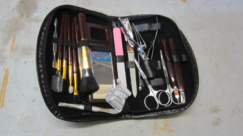 20 pc manicure set...
