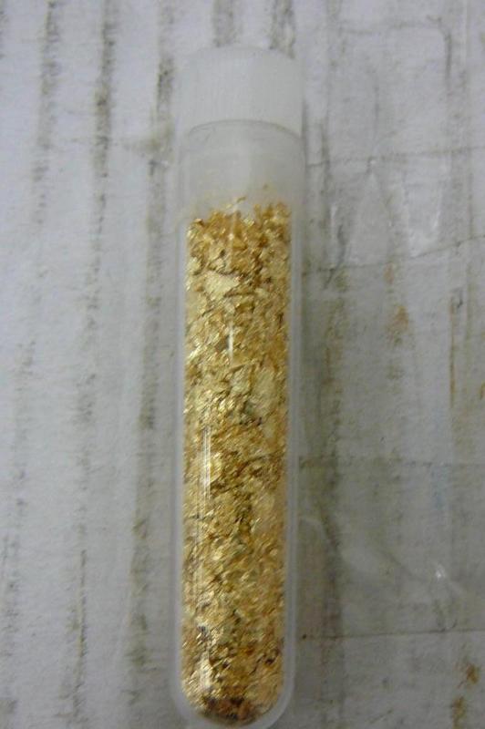 lot 1 image: 1 Vial of Gold Flakes 3-12&quotL ...