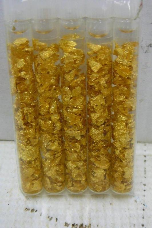 lot 7 image: 5 Vials of Gold Flakes in water 2-1...