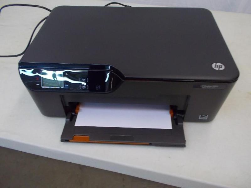 lot 25 image: HP Deskjet 3520 printer, scanner, c...