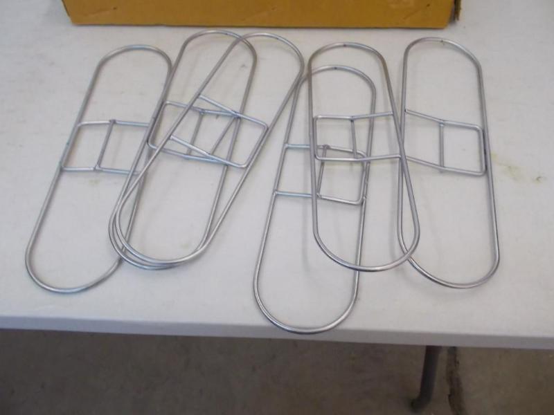 lot 33 image: 6 Dalco, Quick Change, dust mop fra...