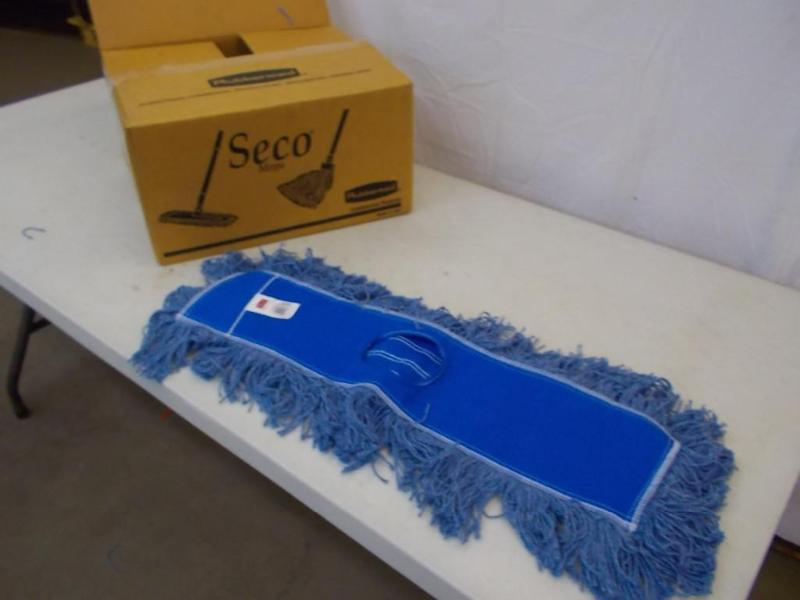 lot 35 image: 1 box containing 12 Rubbermaid Kut-...