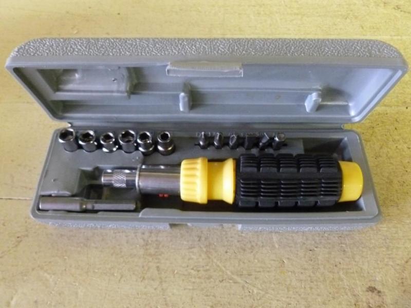 Portable tool kit, looks like new i...