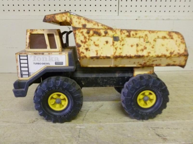 Large Tonka Turbo-Diesel metal dump...