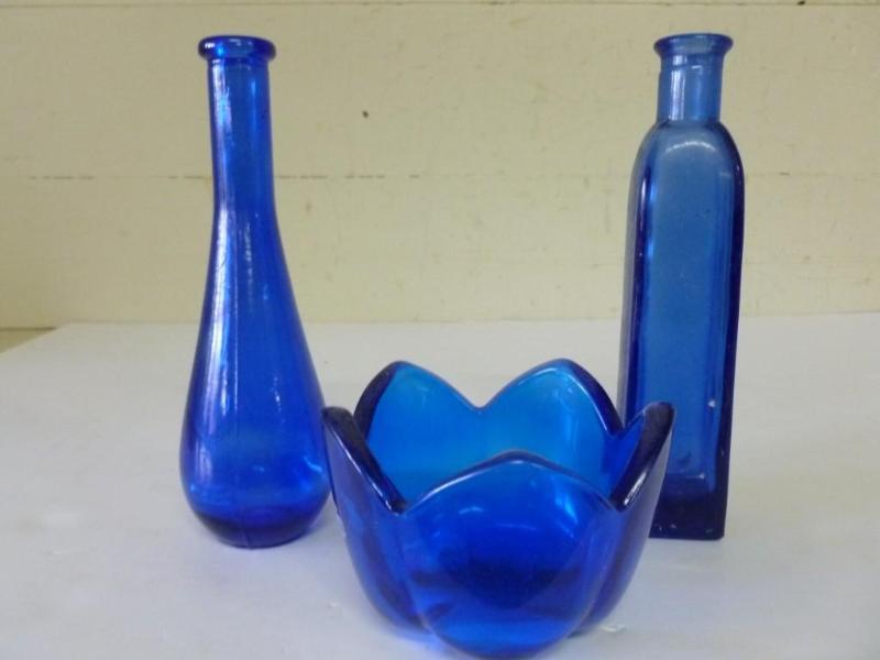 Lot of three cobalt blue glass item...