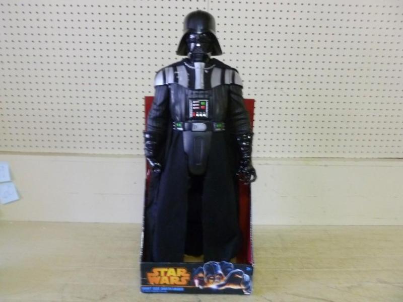 Large Collectible Star Wars Giant S...