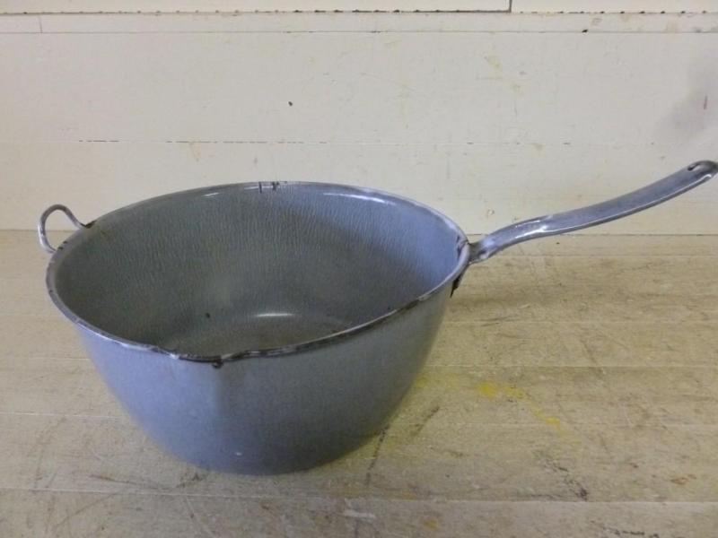 Large Vintage Graniteware kettle pa...