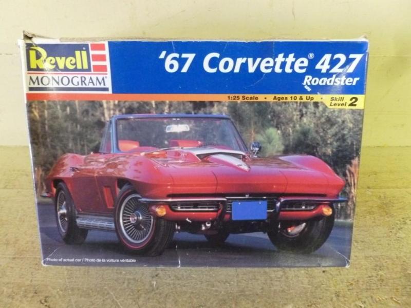 Revell 1967 Corvette 427 Roadster 1...