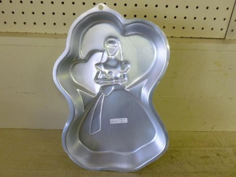 Large Mattel - Barbie aluminum cake...