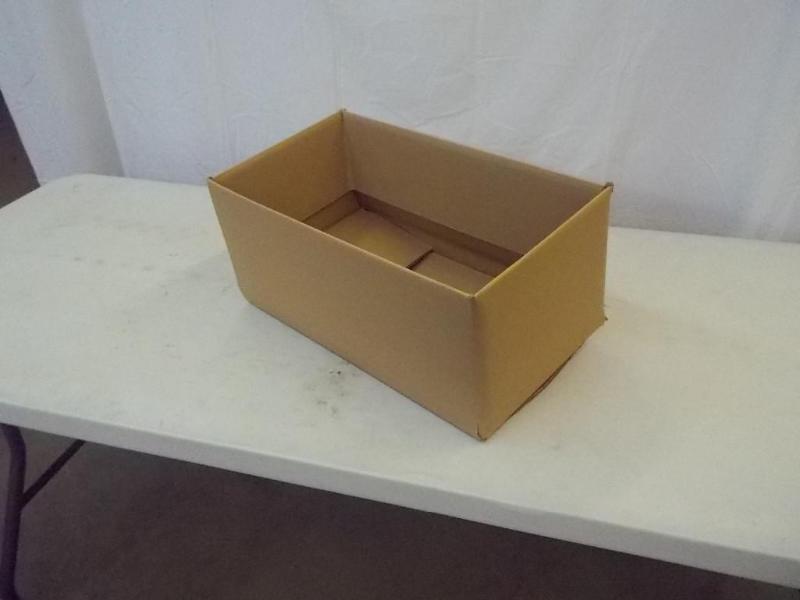 Cardboard boxes. 8 bundles of 15 pl...