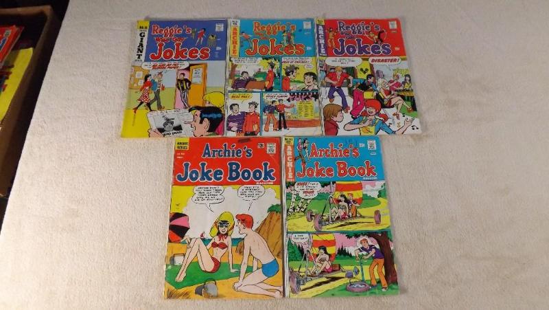 5 Archie Comic Books, 3 Reggies Jo...