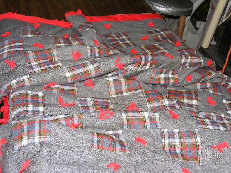 lot 100 image: Small RedGrey Quilt...
