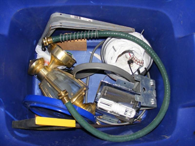 lot 196 image: Box of Misc Garage Type Items, Ligh...