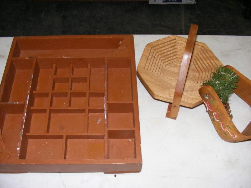 lot 213 image: Decorative Household Items...