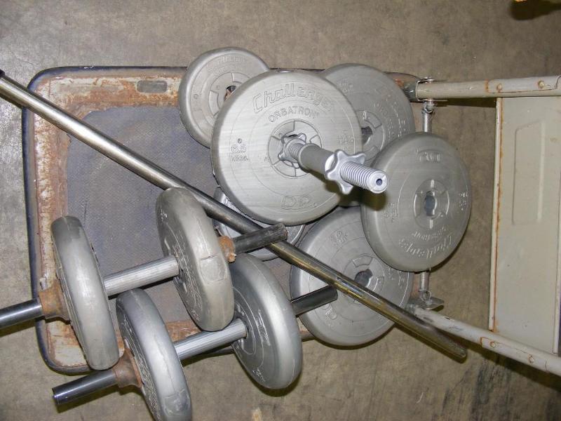 lot 22 image: Bar Bell Weights...