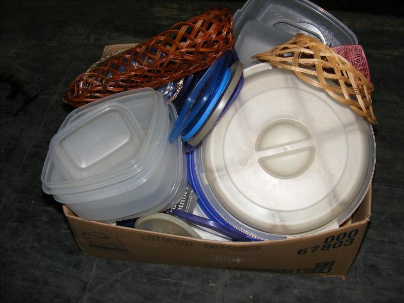 lot 226 image: Box of Storage Containers...