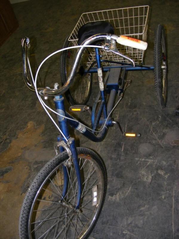 lot 3 image: Older Three-Wheeled Bike, 20 whee...