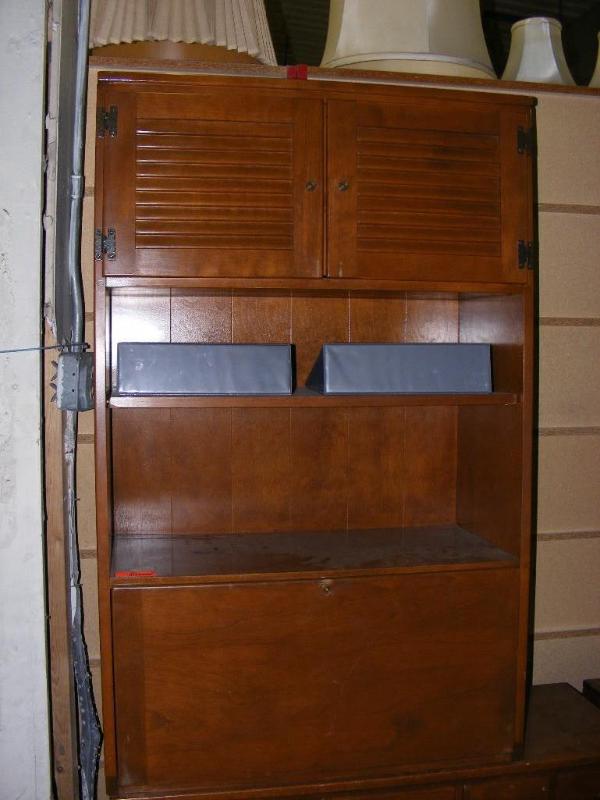 lot 69 image: Wooden Hutch, matches the other Eth...