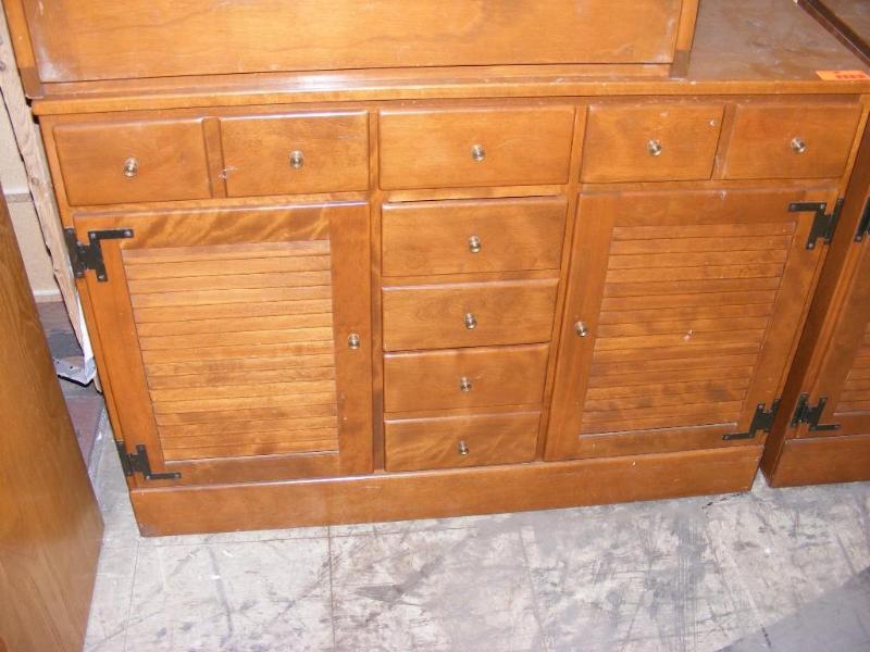lot 70 image: Wooden Cabinet Ethan Allen, Baumrit...