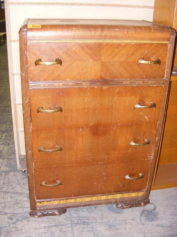 lot 74 image: Vintage Dresser...