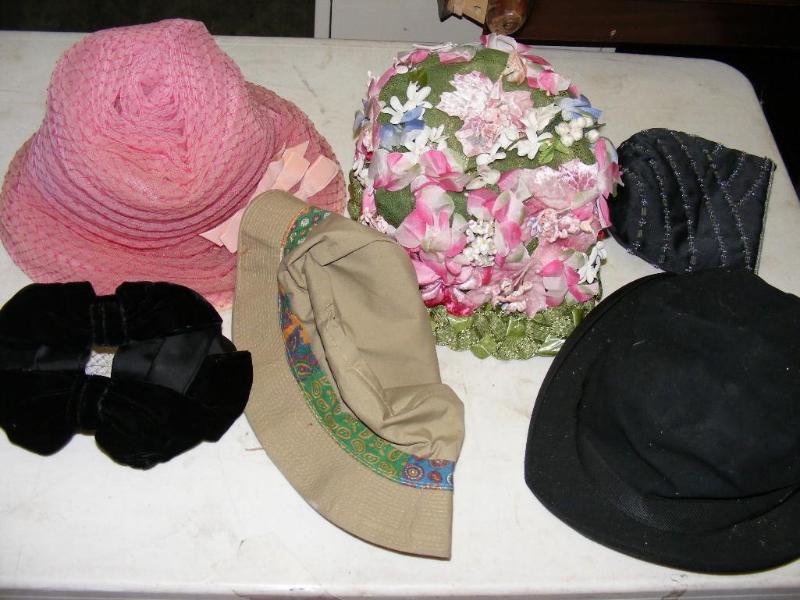 lot 89 image: Lot of Vintage Ladies Hats, a small...
