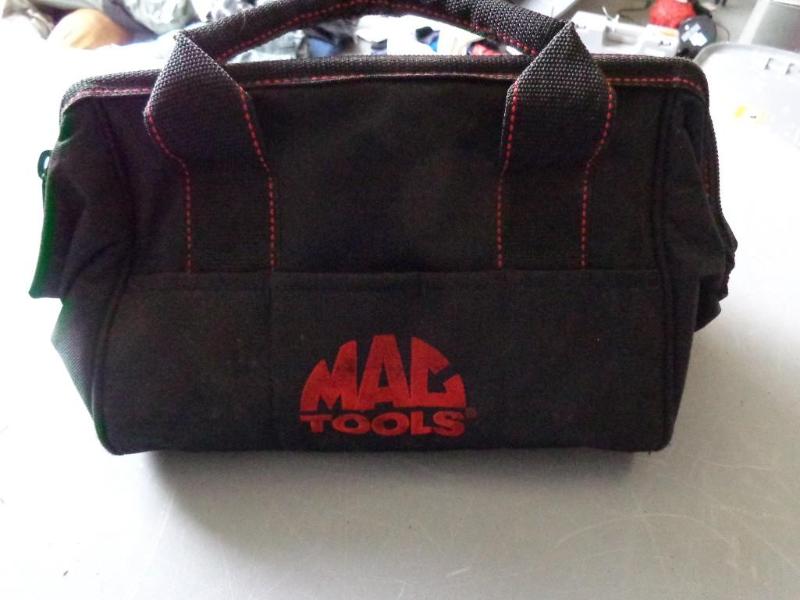 lot 13 image: MAC Tools tool bag with misc. hand ...
