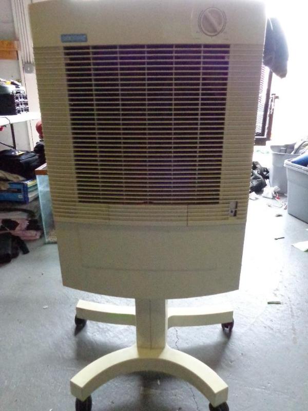 lot 34 image: Portable swamp cooler.  3 Cool...