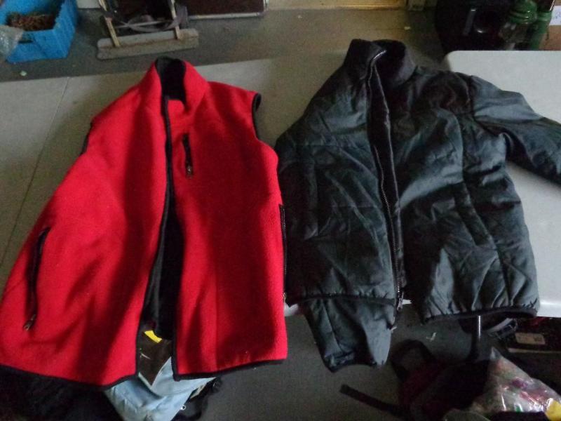 lot 46 image: Faded Glory lightweight jacket size...