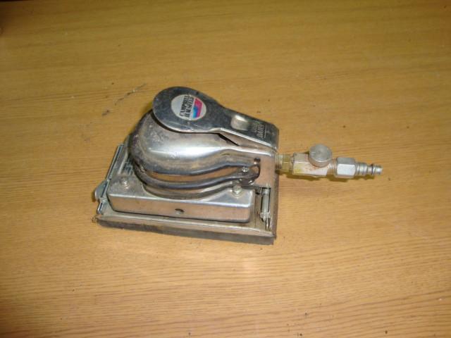 lot 12 image: Campbell Hausfeld TL 1005 Pneumatic...