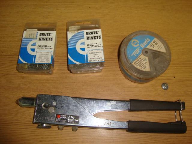 lot 15 image: Black & Decker 9742 Rivet Tool ...