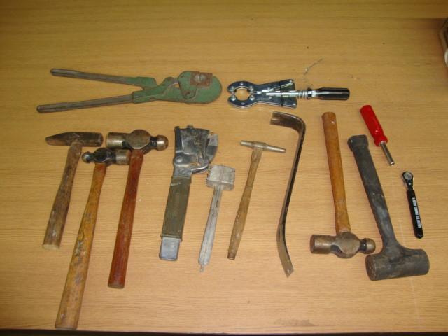 lot 30 image: Assorted Tools, Hammers, pry bar, p...