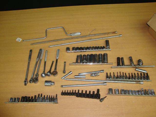 lot 4 image: Lot of 38in Drive Ratchets, Socket...