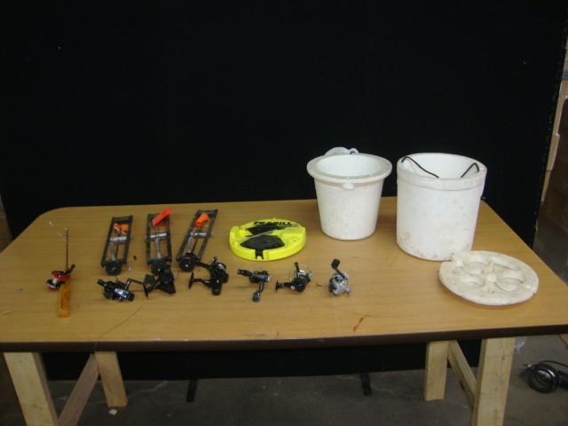 lot 60 image: Lot of ice fishing reels & tip ...