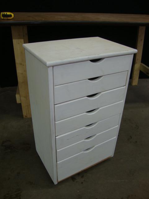 lot 85 image: 7-Drawer Rolling Cabinet, 20in x 13...