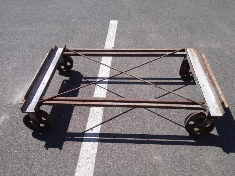 lot 10 image: shop cart frame