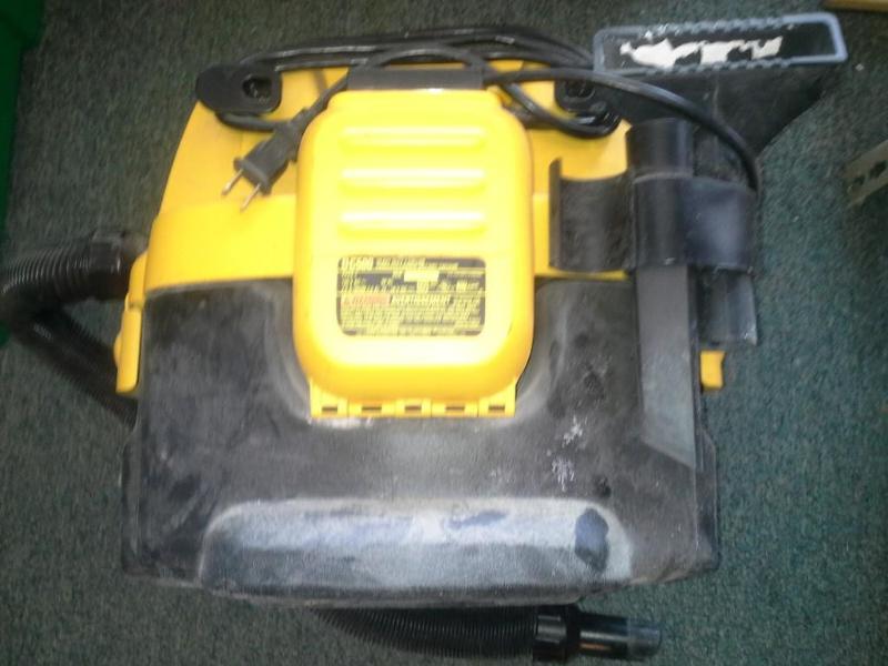 lot 29 image: Dewalt Dc500