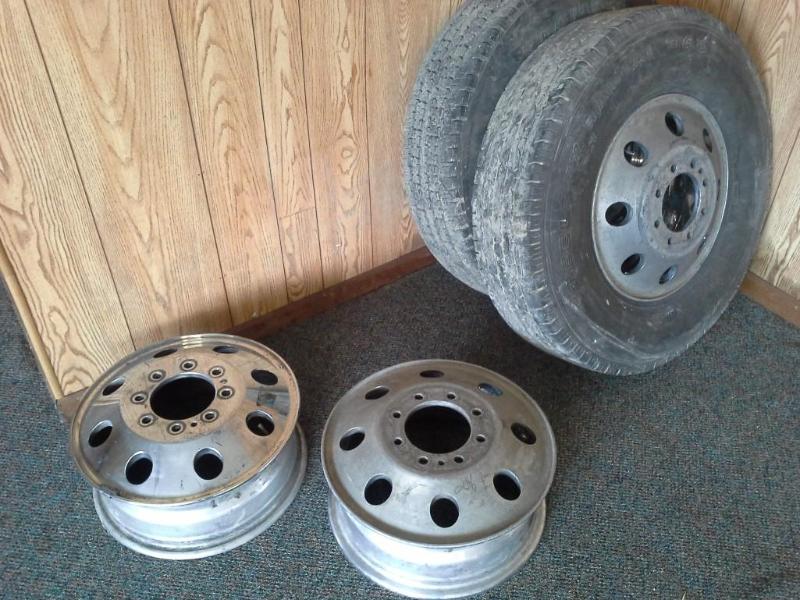 lot 7 image: Tires