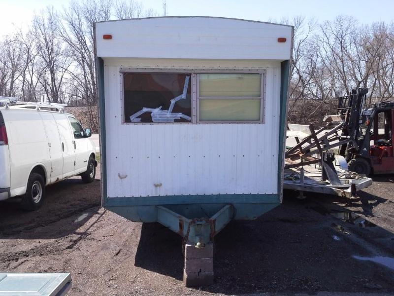 lot 9 image: Portable work space