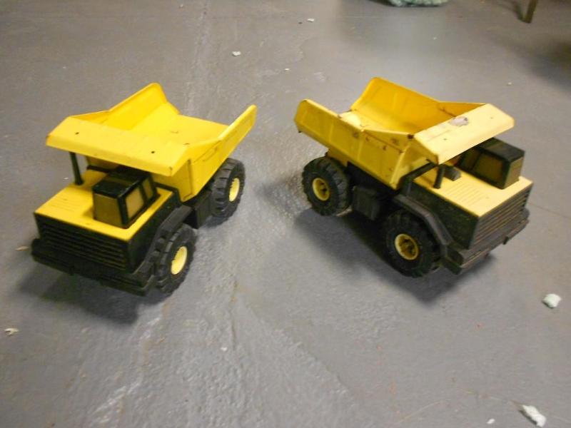 Pair of Large Tonka&nbspDump Truck...