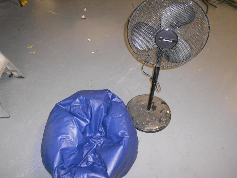 Duracraft Floor Fan and a kids bean...