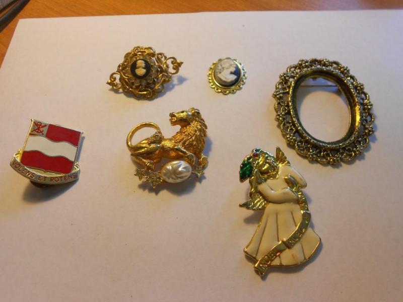 Decorative pins....