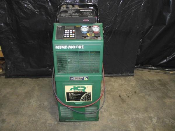 lot 10 image: Kent-Moore Refrigerant RecoveryRec...
