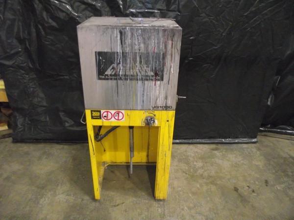 lot 11 image: Uni-Ram Corporation Automatic Spray...