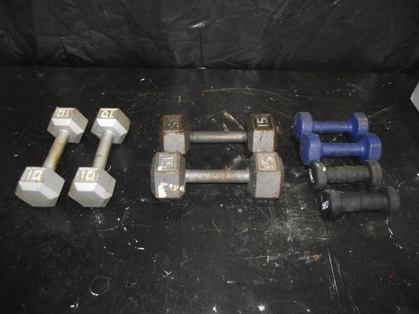 lot 19 image: Exercise weights   (2) 15 lb  (2) 1...