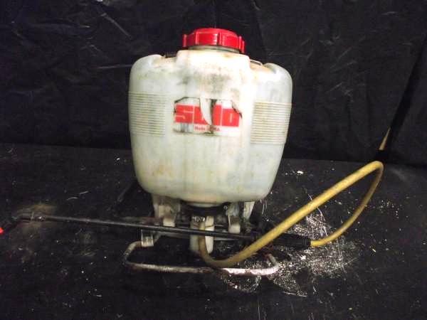 lot 72 image: Backpack Sprayer   Includes wand ...