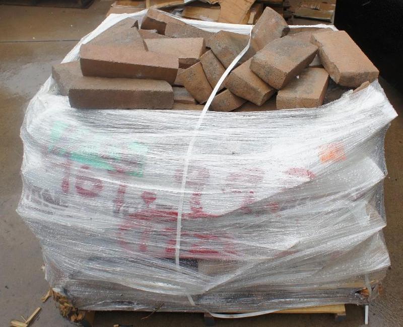 lot 27 image: Pallet of Field stone. Blocks are 1...